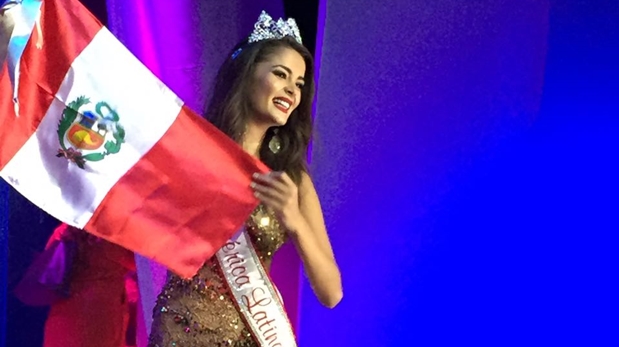 Laura Spoya con la bandera peruana tras ser coronada Miss América Latina 2016. (Foto: Difusión)