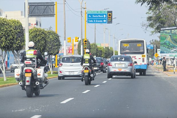 Cuando termine el estado de emergencia, 3.614 policías seguirán en el Callao. (Juan Ponce / El Comercio)