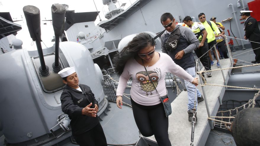 Miles disfrutaron de recorrido por la Base Naval del Callao | Foto ... - El Comercio