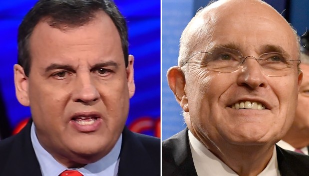 Chris Christie (izq.) y Rudy Giuliani (der.). (AFP)