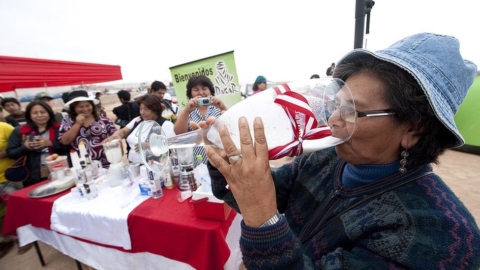 En Chile como en Perú, el patriotismo se bebe con Pisco.