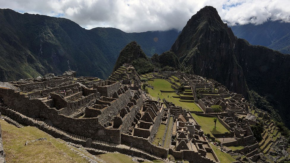 Neruda le cantó a Machu Picchu. Y muchos chilenos lo siguen haciendo.