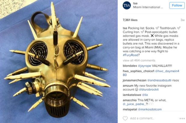 ¿Quién no trataría de llevar en su vuelo una máscara de gas postapocalíptica adornada con balas? A un viajero de Miami le pareció lo más adecuado. (Foto: Instagram)
