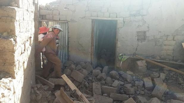 El sismo en la provincia arequipeña provocó el colapso de 383 viviendas. Además 1.195 quedaron inhabitables. (Foto: Carlos Zanabria)