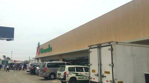 La cadena de supermercados Vivanda inauguró un nuevo local (Foto: Paola Villar)