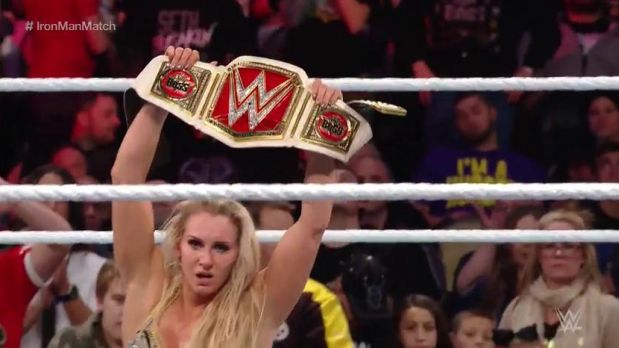WWE: Charlotte venció a Banks y volvió a ganar título femenino