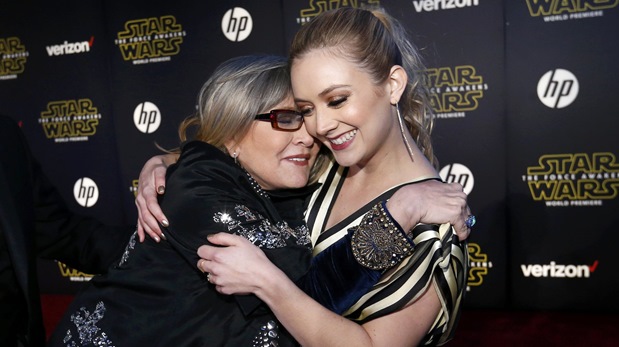 Carrie Fisher junto a Billie Lourd, su hija, en la premiere de 