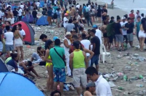 Facebook: playa de Máncora se llenó de basura en Año Nuevo