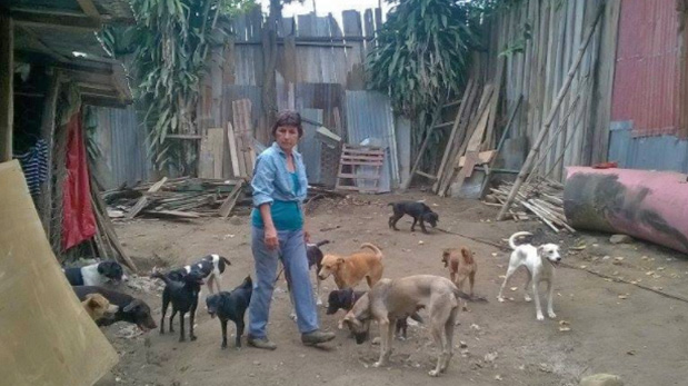 Gladys Ilich en su albergue La creación de Dios, ubicado en la ciudad de Tarapoto.