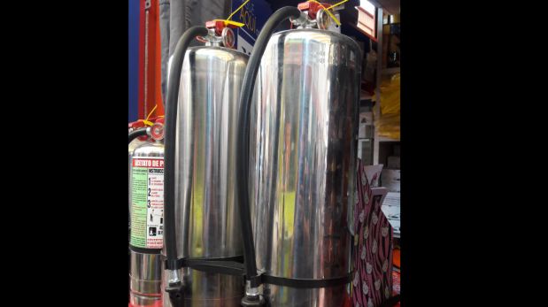 [Foto] Mafia de extintores bamba: así opera en pleno Cercado [VIDEO]