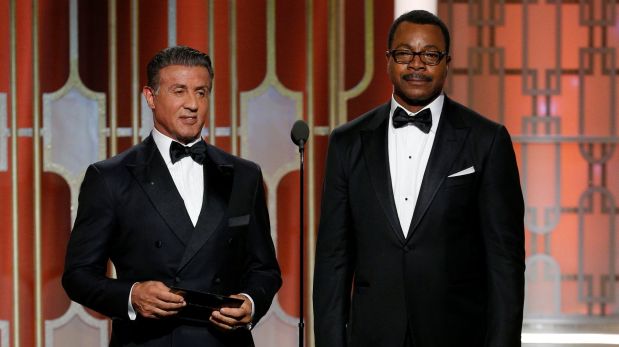 Sylvester Stallone y Carl Weathers presentaron el premio a Mejor Película Dramática en los Globos de Oro. (Foto: Reuters)