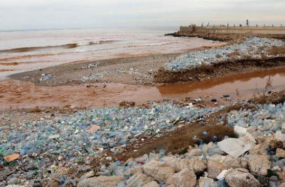 Plan global busca reciclar el 70% de envases de plástico