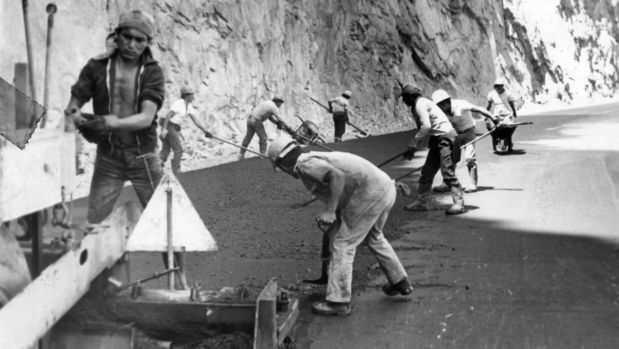 El asfaltado de la vía se inició en el segundo gobierno de Belaunde ( 1980-1985 ) (Foto: Archivo Histórico El Comercio)