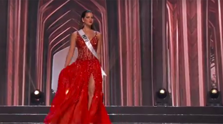 Valeria Piazza, representante peruana, a su paso por el Miss Universo durante el desfile en traje de gala. (Foto: Facebook)