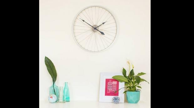 Ponte creativo y añade una rueda de bicicleta a tu decoración ... Jardín creativo Decoración