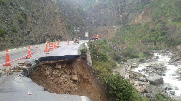 Cerrarán Carretera Central por 16 horas tras derrumbe de carril