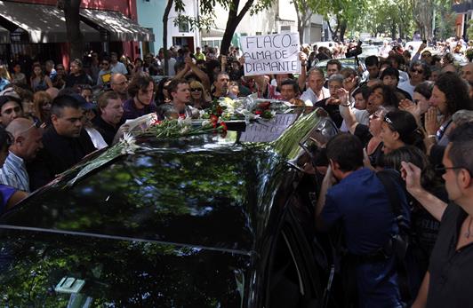 Sus fans despidiéndose (Crédito: Reuters)