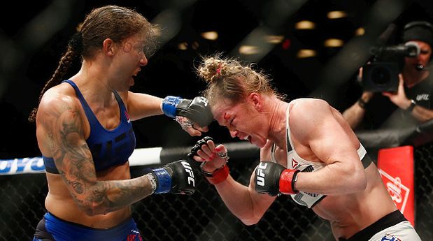 UFC 208: Germaine de Randamie se coronó campeona de peso pluma tras vencer a Holly Holm