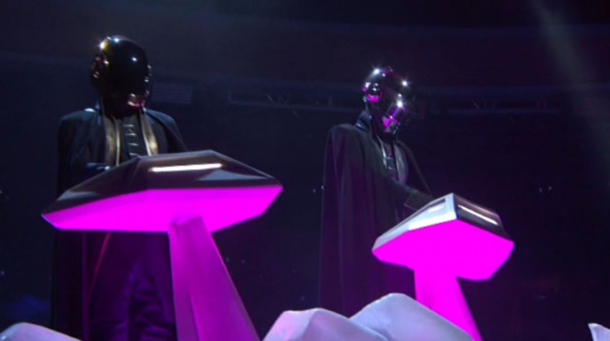 Daft Punk en los Grammy. Tocaron junto a The Weeknd.