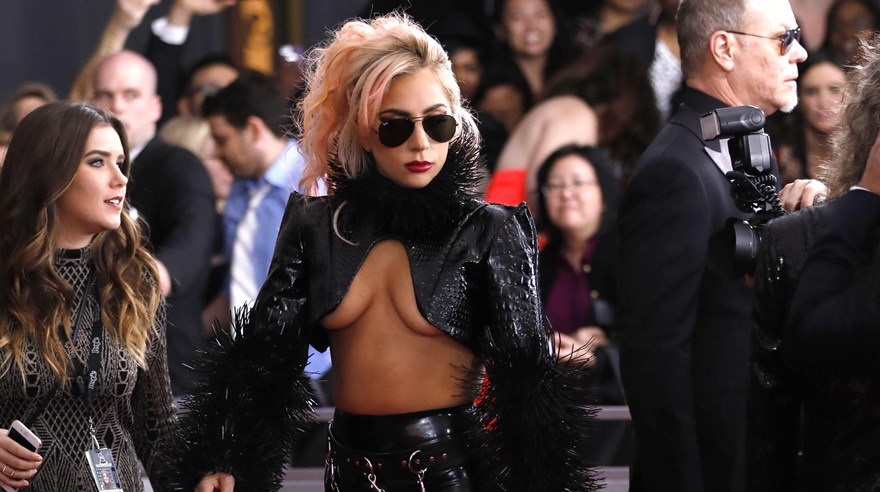 Grammy 2017: los famosos y su paso por la alfombra roja FOTOS