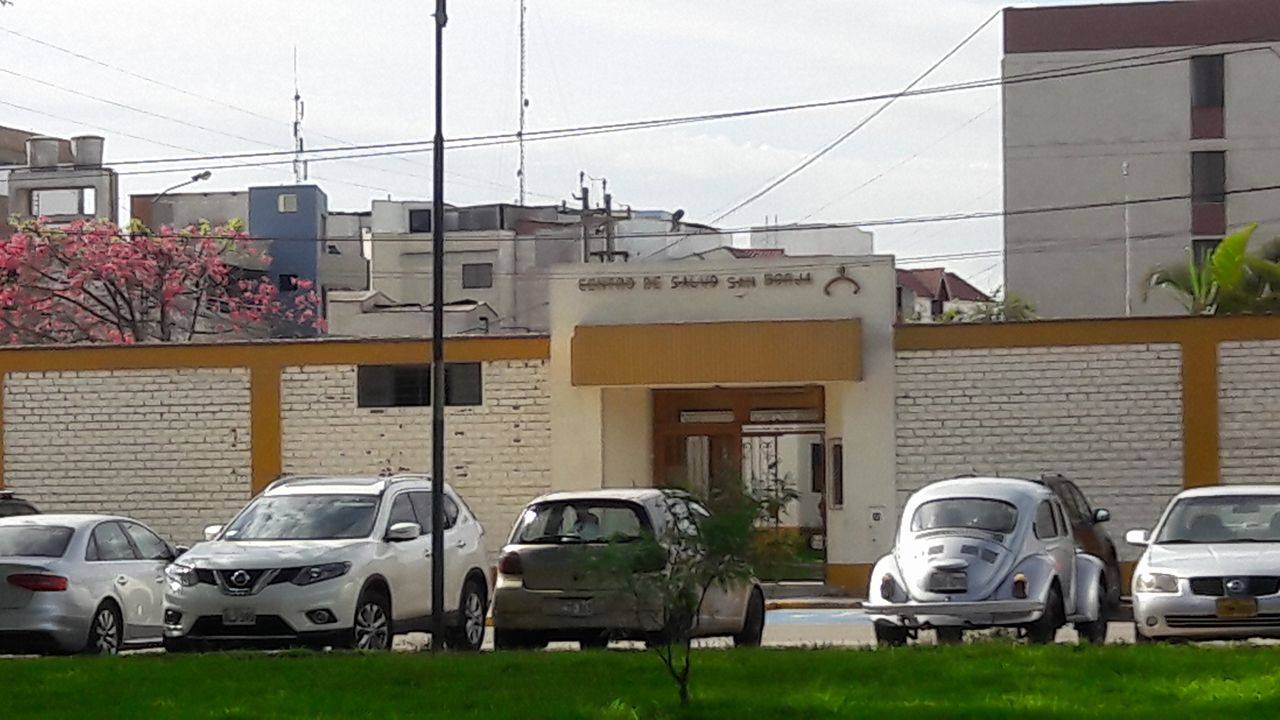 Escondimos libros en San Borja.