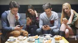 Vivimos en la era de la adicción a internet y las redes sociales. ¿Es posible desconectar? ( Foto: SRDJANPAV)