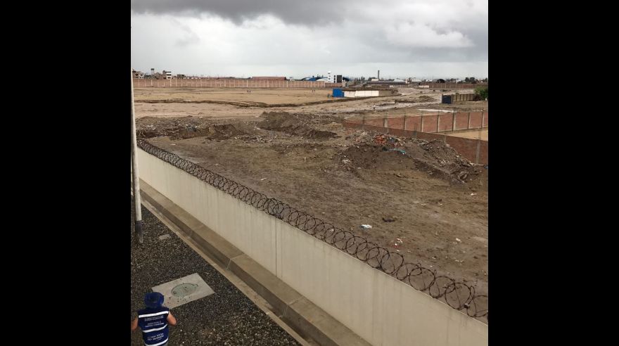 Las fuertes precipitaciones en Trujillo activaron hoy unas tres quebradas que llegaron al centro de la ciudad. (Difusión)