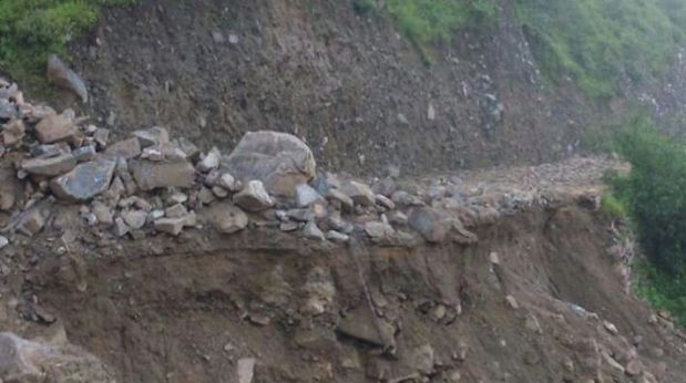 Vecinos de Callahuanca saliendo del distrito. (Foto: WhatsApp El Comercio)