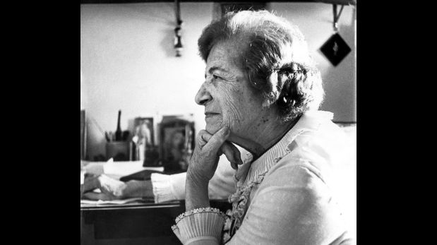 Magda Portal, en 1981. Foto de Víctor Ch. Vargas. Archivo revista Caretas. (Trazos cortados. Poesía y rebeldía de Magda Portal)
