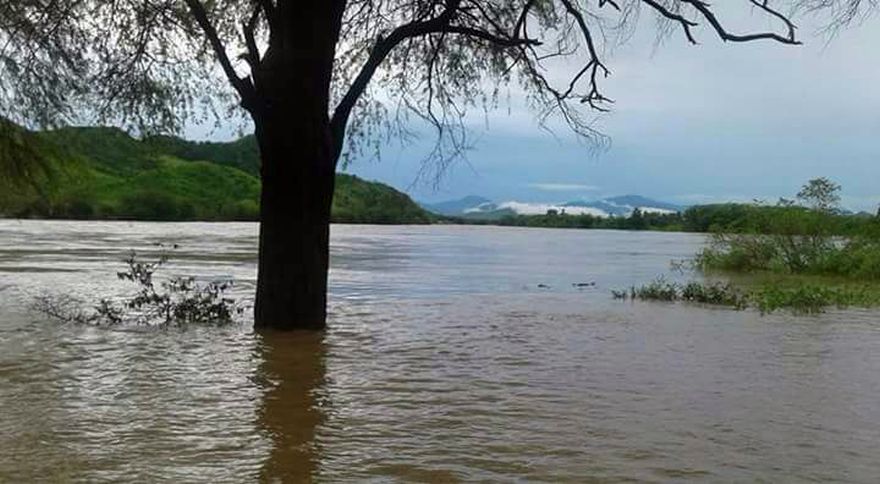 Río Piura se desborda en Morropón e inunda poblaciones aledañas - El Comercio