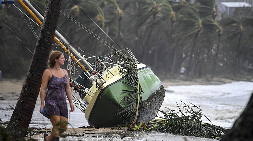 Australia: El ciclón Debbie arrancó techos y dejó yates varados