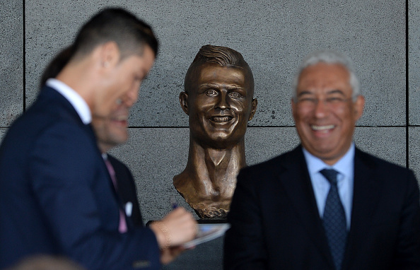 La estatua de Cristiano Ronaldo recibe críticas