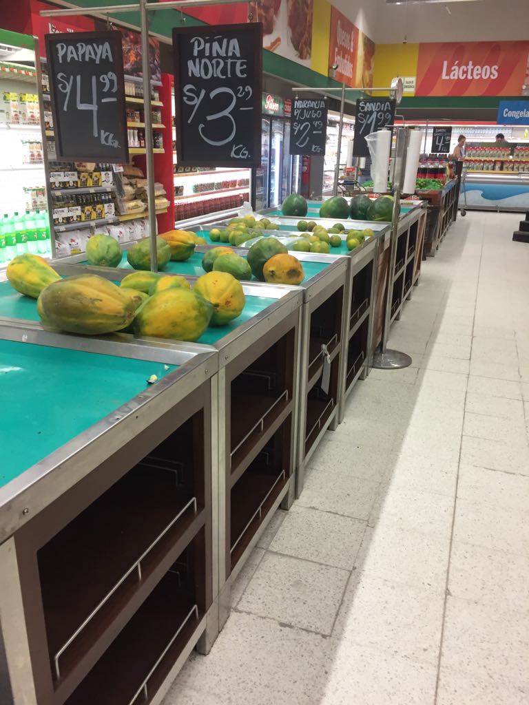 Durante los días de intensas lluvias los consumidores de Piura y Trujillo reclamaron por la escases de alimentos en los supermercados.(Foto: Difusión)