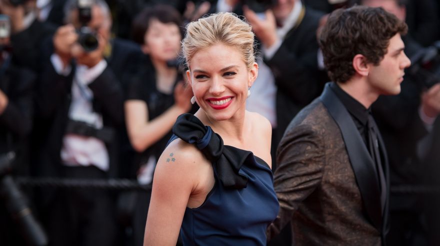 Sienna Miller, la rubia que habría cautivado a Brad Pitt
