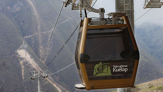 El teleférico transporta a los visitantes hasta La Malca, lugar donde se inicia el recorrido peatonal hacia la Fortaleza de Kuélap, principal monumento arquitectónico de la cultura Chachapoyas. (Foto: Dante Piaggio / El Comercio)