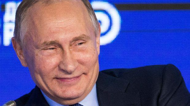 Vladimir Putin, presidente de Rusia. Medios rusos señalan que su país tiene un arma más poderosa que MOAB, la enorme bomba que Estados Unidos lanzó en Afganistán. (Foto: Reuters)