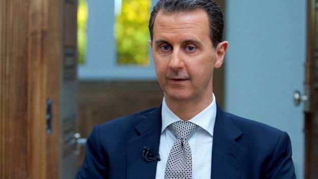En una entrevista con AFP, el presidente sirio, Bashar al Asad, aseguró que los reportes de que fuerzas gubernamentales sirias llevaron a cabo el ataque químico son una