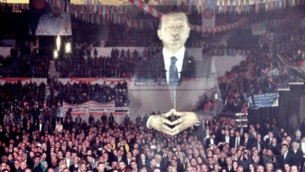 El presidente turco Recep Tayyip Erdogan usó un holograma gigantesco en 2014. (Foto: YouTube/ Polyvision)