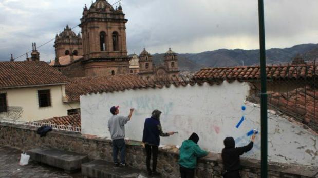 Extranjeros que pintaron murales del centro histórico serán expulsados del país — Cusco