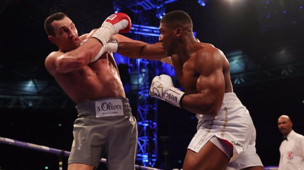 Boxeo: Anthony Joshua derrotó a Wladimir Klitschko por nocaut en títulos de pesos pesados