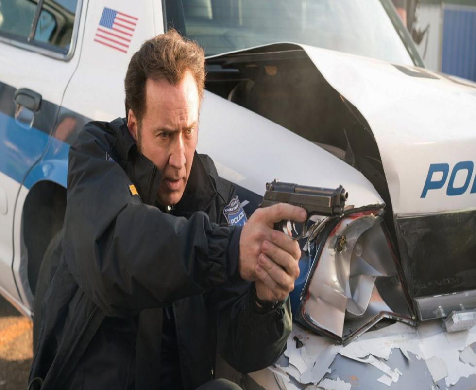 El oficial de policía Mike Chandler (Nicolas Cage) y un joven civil se ven envueltos en un robo de un banco que están llevando a cabo unos hombres armados... Inspirada en hechos reales.