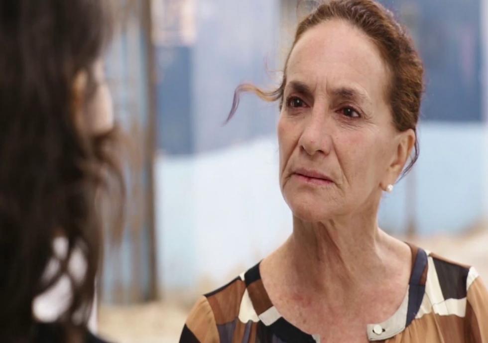 Narra la historia de Marialicia, una ama de cada que al enviudar y enfrentar dificultades económicas, necesitas valerse por sí misma, descubriendo que a los 60 años ha llegado el momento de comenzar a vivir. (FILMAFFINITY)