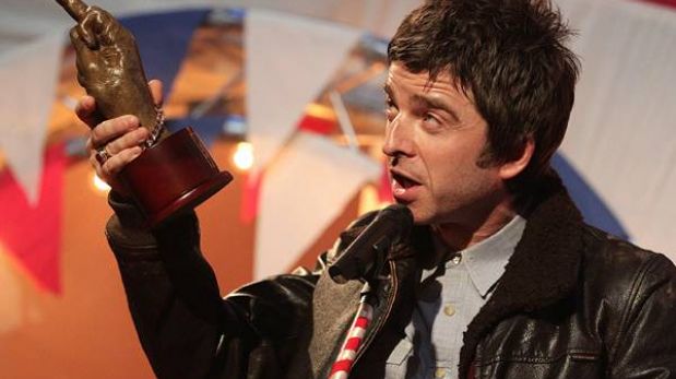 Noel Gallagher cree que irá al cielo porque "Dios es fan de Oasis"
