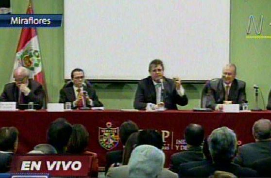 Alan García felicitó a sus ex ministros que defendieron posición peruana en La Haya