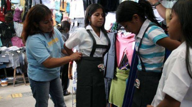 Colegios nacionales de Lima tienen prohibido vender uniformes escolares