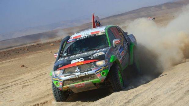 Equipo peruano Alta Ruta 4x4 ganó 100 dólares en apuesta durante el Dakar