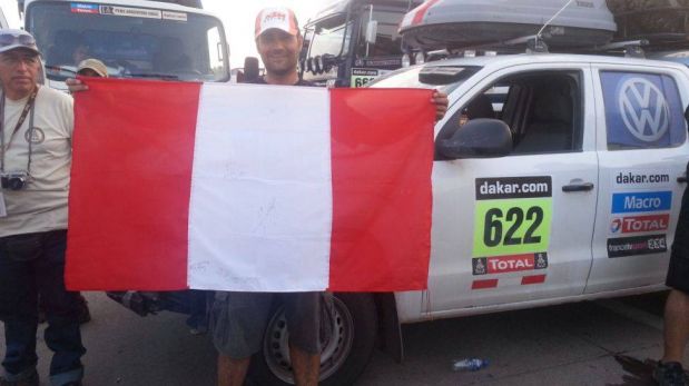 FOTOS: la alegría de los pilotos peruanos que lograron terminar el Dakar 2013