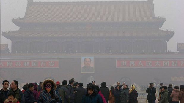 FOTOS: Beijing y la densa niebla contaminada que tapa hoy sus calles