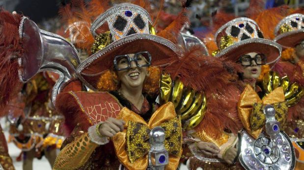 FOTOS: PSY llevó el ritmo de su "Gangnam Style" al Carnaval de Brasil