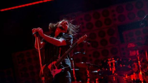 Pearl Jam vuelve con sonido punk y "vibraciones a lo Pink Floyd"